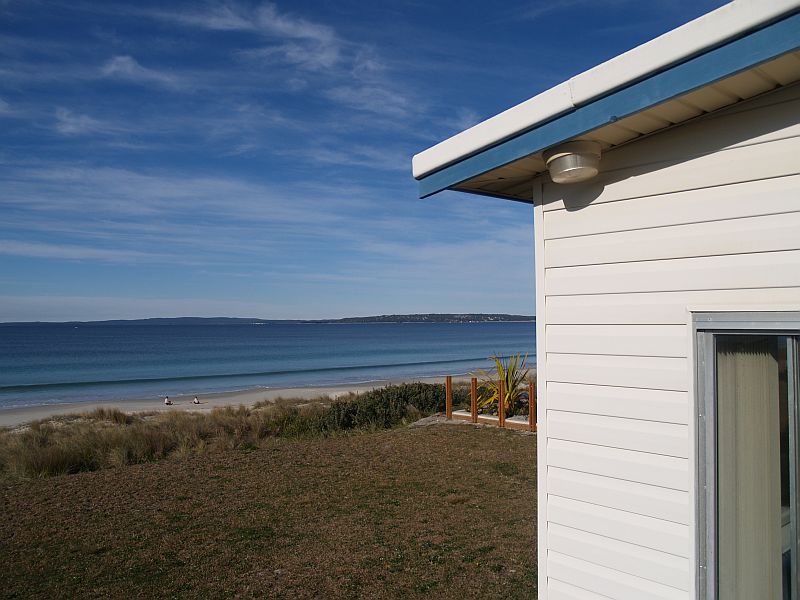 ABSOLOUTE BEACH FRONT Picture 1