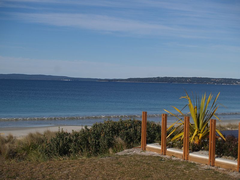 ABSOLOUTE BEACH FRONT Picture 2