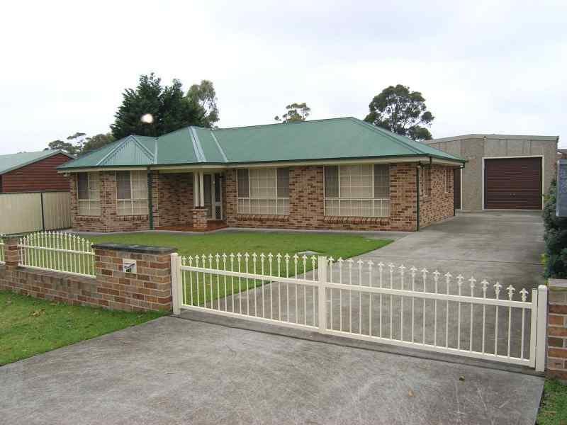 The Entertainer Picture 1