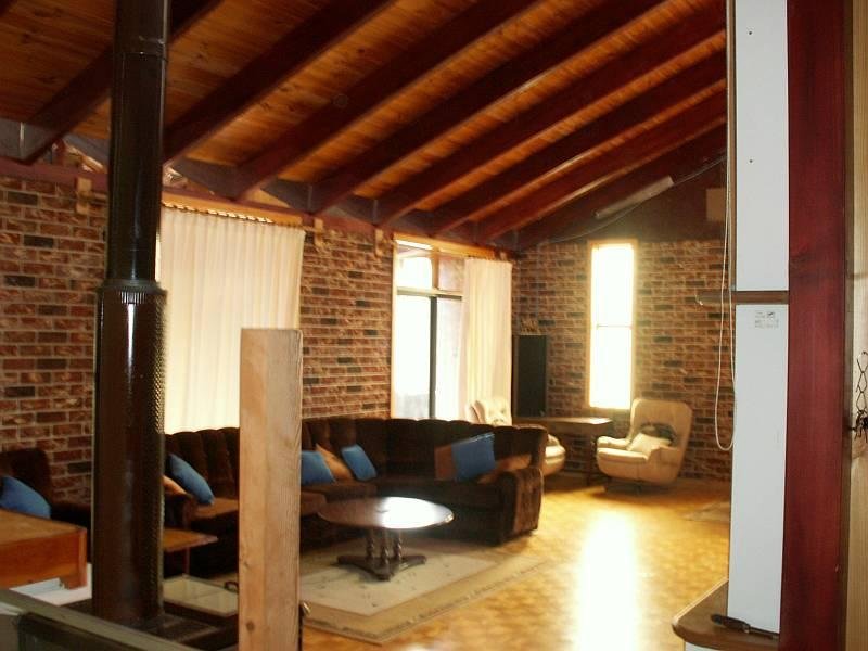 Large Home & Land Size Picture 2