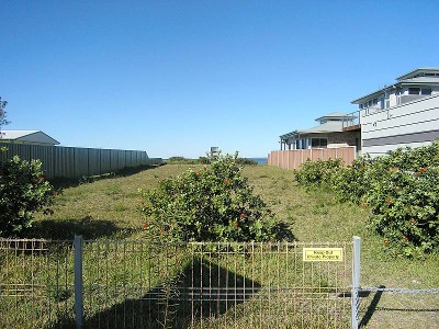 ABSOLUTE BEACHFRONT LAND Picture