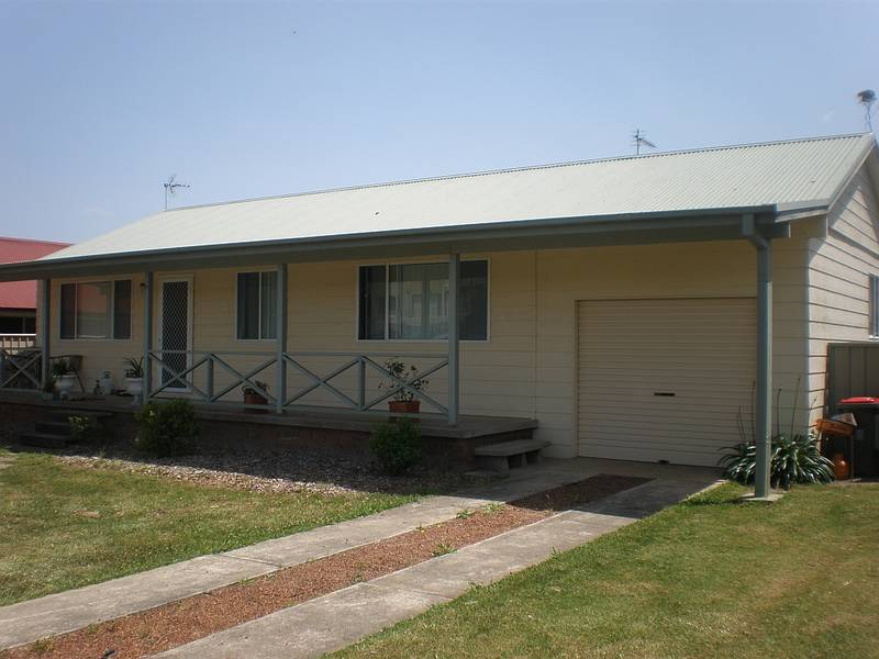 In the Heat of Callala Bay Picture 1