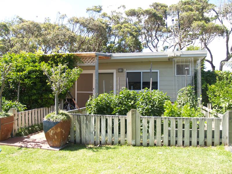 Open Plan One bedroom Unit Picture 1