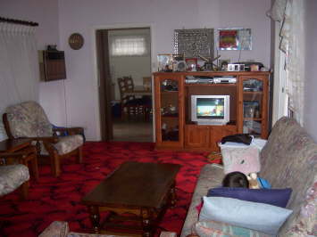 LOCATION, LOCATION, LOCATION! SOUTH BLACKTOWN, WALK TO STATION. Picture 3