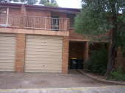 TWO STOREY TOWNHOUSE, ENSUITE BATHROOM, LARGE PAVED COURTYARD Picture TWO STOREY TOWNHOUSE, ENSUITE BATHROOM, LARGE PAVED COURTYARD Picture