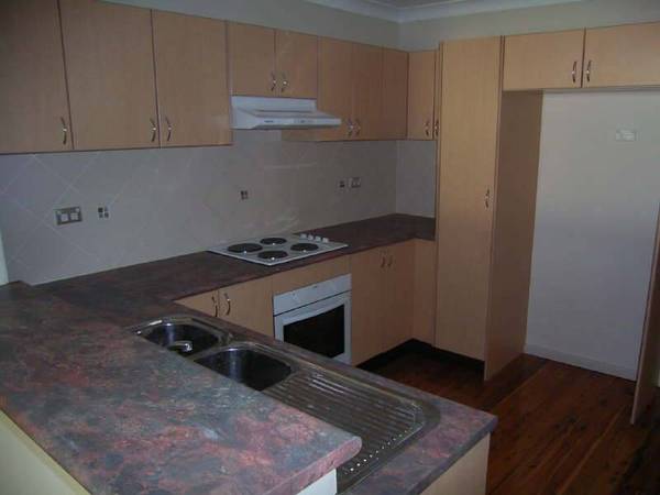 POPULAR SOUTH BLACKTOWN, WALK TO MITCHELL HIGH SCHOOL, SHELLY PUBLIC SCHOOL AND ST MARTINS VILLIAGE SHOPPING CENTRE. Picture 2