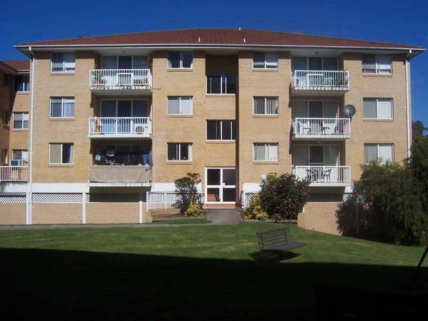 CONVENIENT LOCATION Picture 1