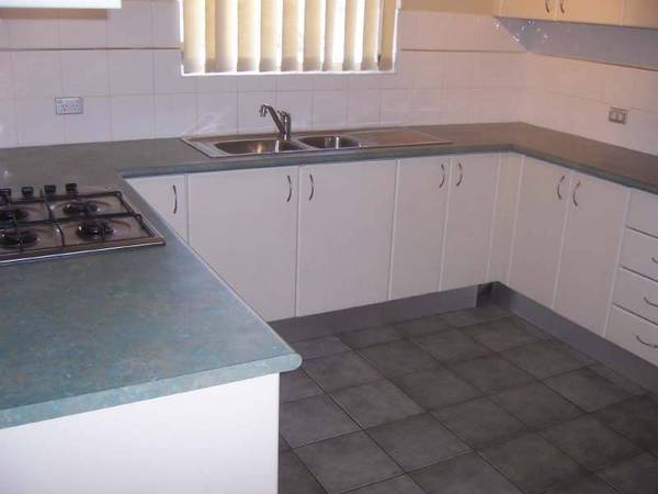 SHORT WALK TO BLACKTOWN RAILWAY STATION, SHOPPING FACILITIES, SCHOOLS AND AMENITIES Picture 2