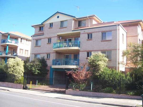 SHORT WALK TO BLACKTOWN RAILWAY STATION, SHOPPING FACILITIES, SCHOOLS AND AMENITIES Picture 1