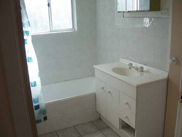 QUIET, PRIVATE, FABULOUS FIRST HOME/INVESTMENT Picture 3