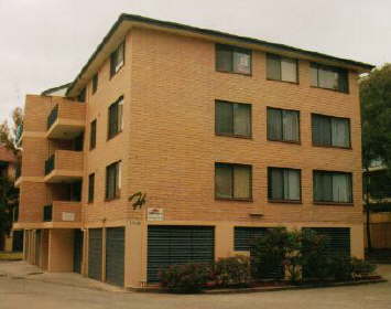 SHORT WALK TO BLACKTOWN STATION AND SHOPPING CENTRE. CLOSE TO HOSPITAL, TAFE COLLEGE AND SOCIAL CLUBS. Picture 1