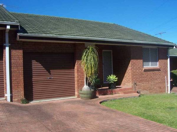 LIKE THE LOW MAINTANCE AND SECURITY OF VILLA LIVING ? Picture 1