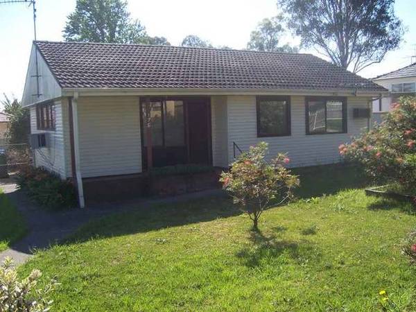 Large 785 square metre corner block, Close to schools and public transport. Picture 1