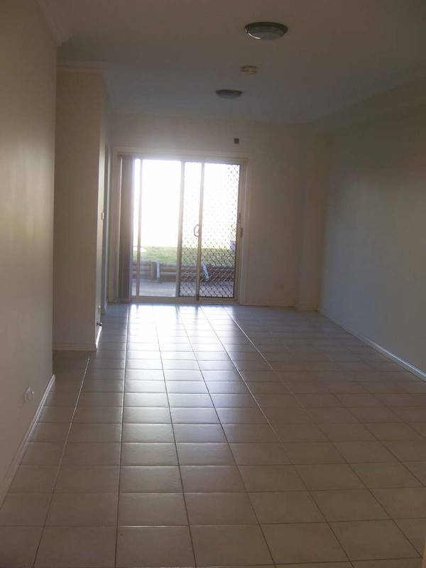 Popular South Blacktown, Young Modern Town House Picture 3