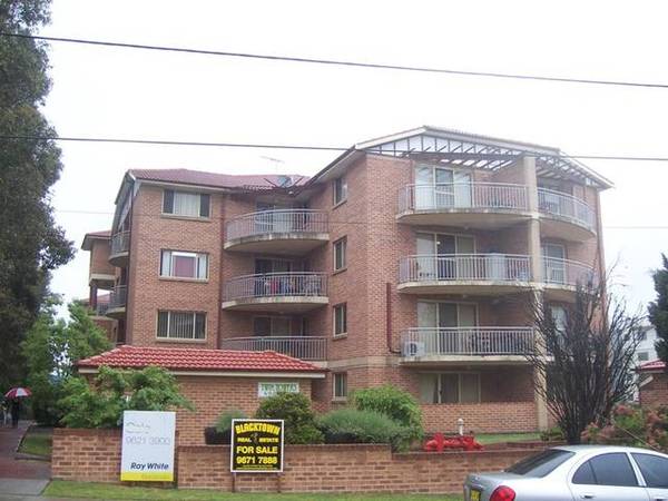 WALK TO BLACKTOWN RAILWAY STATION, SHOPPING CENTRE, SCHOOLAND AMENITIES. Picture 1