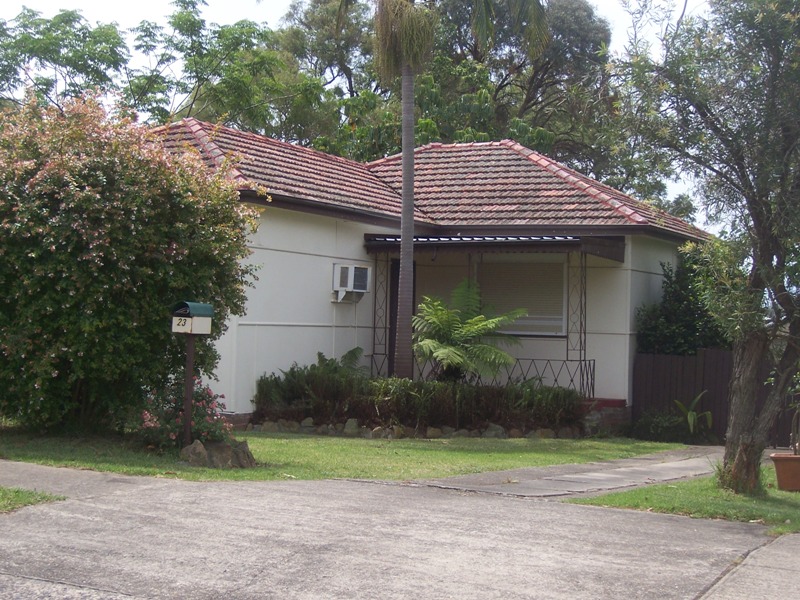 QUIET STREET, LARGE 680 SQUARE METRE BLOCK, IMMACULATE Picture 1