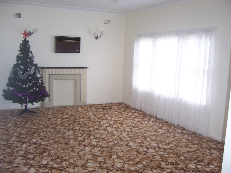 ABSOLUTELY IMMACULATE PRESENTATION, 703 SQUARE METRE CORNER BLOCK ( POSSIBLE DUAL OCCUPANCY POTENTIAL SUBJECT TO COUNCIL Picture 2