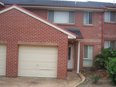 LARGE MODERN TOWNHOUSE IN POPULAR SOUTH BLACKTOWN Picture LARGE MODERN TOWNHOUSE IN POPULAR SOUTH BLACKTOWN Picture