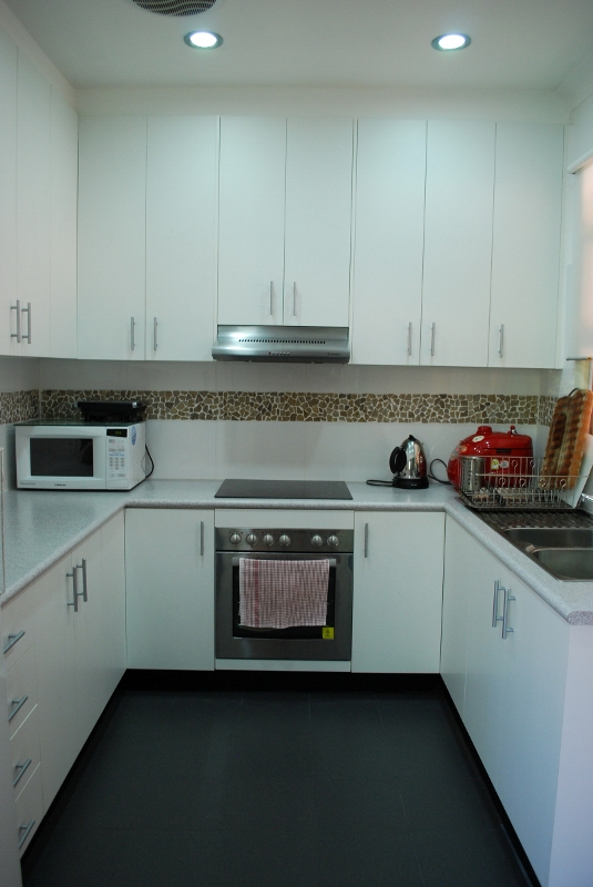 QUIET LOCATION, SEPARATE TV FAMILY ROOM Picture 2