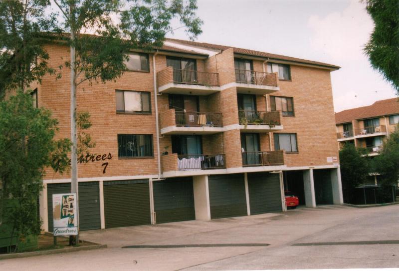 INVESTORS, FIRST HOME BUYERS MUST INSPECT. Picture 1