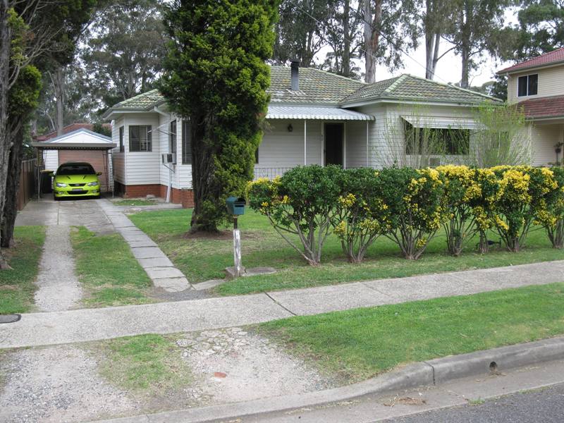 QUIET POPULAR LOCATION, WIDE SIDE ACCESS TO REAR YARD, 627 SQUARE METRE BLOCK. Picture 1