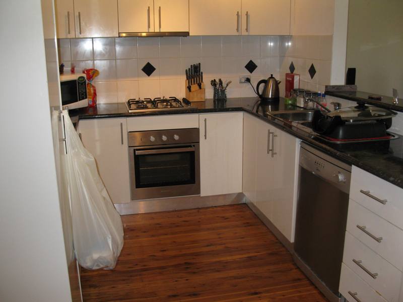 VERY QUIET LOCATION, 4 BEDROOM HOME - LARGE TV FAMILY ROOM Picture 2