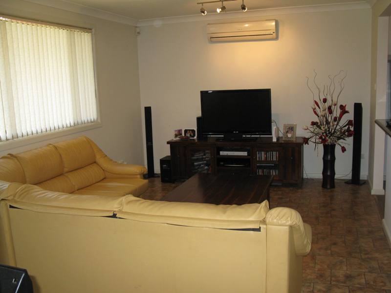 VERY QUIET LOCATION, 4 BEDROOM HOME - LARGE TV FAMILY ROOM Picture 3