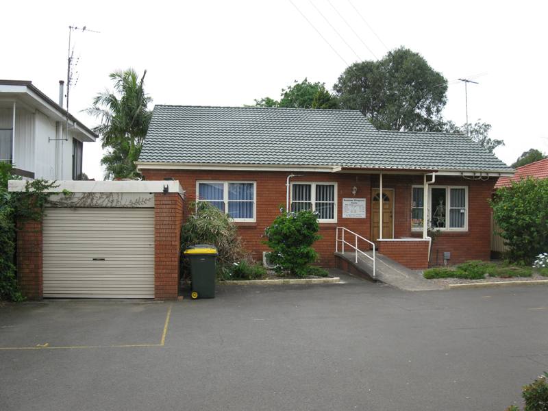 INVESTORS SHOULD INSPECT!!
MEDICAL USEAGE APPROVAL-ESTABLISHED CHIROPRACTIC CENTRE FOR THE PAST 25 YEARS. Picture 1