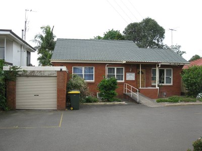 INVESTORS SHOULD INSPECT!!
MEDICAL USEAGE APPROVAL-ESTABLISHED CHIROPRACTIC CENTRE FOR THE PAST 25 YEARS. Picture