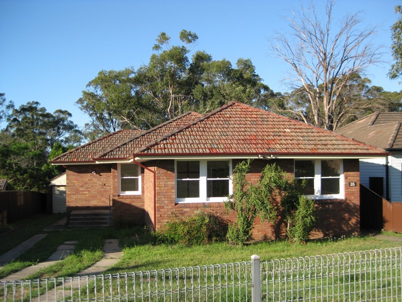 FAMILY HOME, CLOSE TO EVERYTHING Picture 1