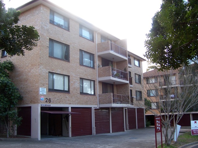 NEAT AND TIDY TWO BEDROOM UNIT, WALK TO STATION AND SHOPS Picture 1