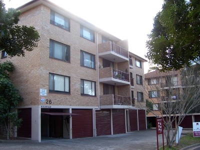 NEAT AND TIDY TWO BEDROOM UNIT, WALK TO STATION AND SHOPS Picture NEAT AND TIDY TWO BEDROOM UNIT, WALK TO STATION AND SHOPS Picture