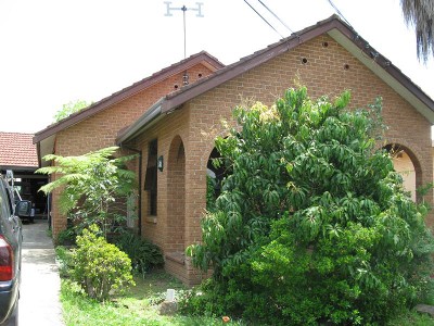 QUIET STREET, WALK TO STATION, LARGE WORK SHOP AND CARPORT Picture