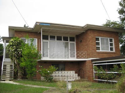 CLOSE TO EVERYTHING Picture