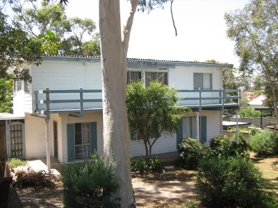 TWO BEDROOM HALF HOUSE Picture TWO BEDROOM HALF HOUSE Picture