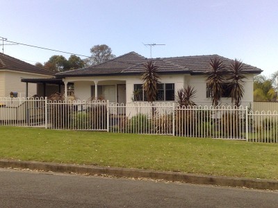 THREE BEDROOM HOME WITH TWO AIR CONS Picture