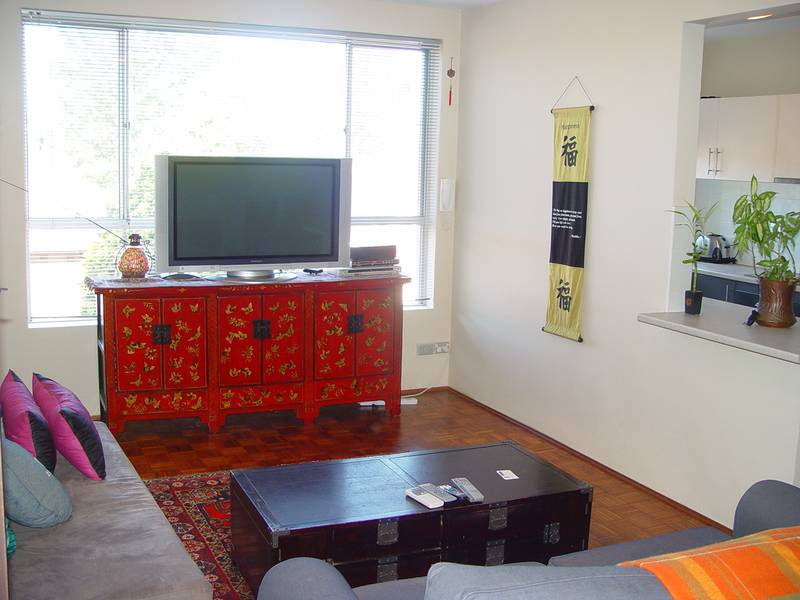 UNDER CONTRACT IN LESS THAN ONE WEEK!! Picture 2