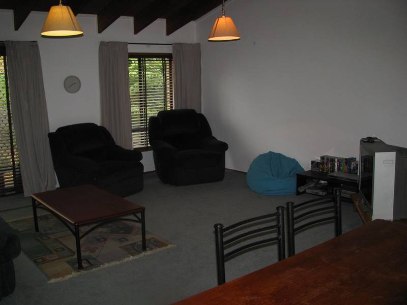 LAZY
DAYS
BY
THE
POOL Picture 2