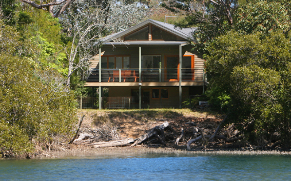 HOLIDAY IN STYLE - LUXURIOUS PET FRIENDLY ACCOMMODATION Picture 1