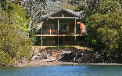 HOLIDAY IN STYLE - LUXURIOUS PET FRIENDLY ACCOMMODATION Picture