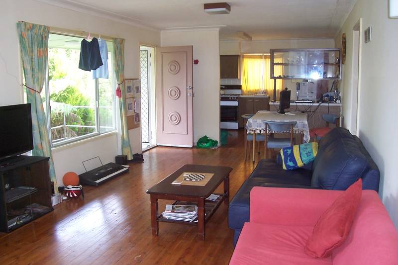 Views + Walk to the Beach! Picture 3