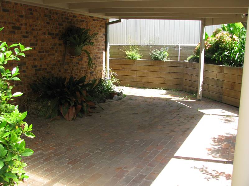 SPACIOUS THREE BEDROOM HOME Picture 3