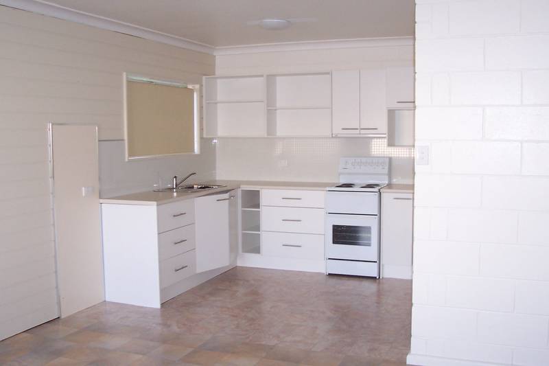 A CUTIEOF A COTTAGE Picture 2