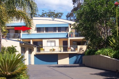 A Cosmopolitan Lifestyle Picture A Cosmopolitan Lifestyle Picture