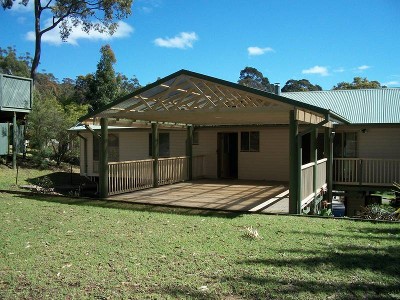 LARGE FAMILY HOME - LILLI PILLI, BATEMANS BAY Picture LARGE FAMILY HOME - LILLI PILLI, BATEMANS BAY Picture