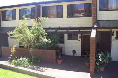 Walk to Beach & Shops Picture