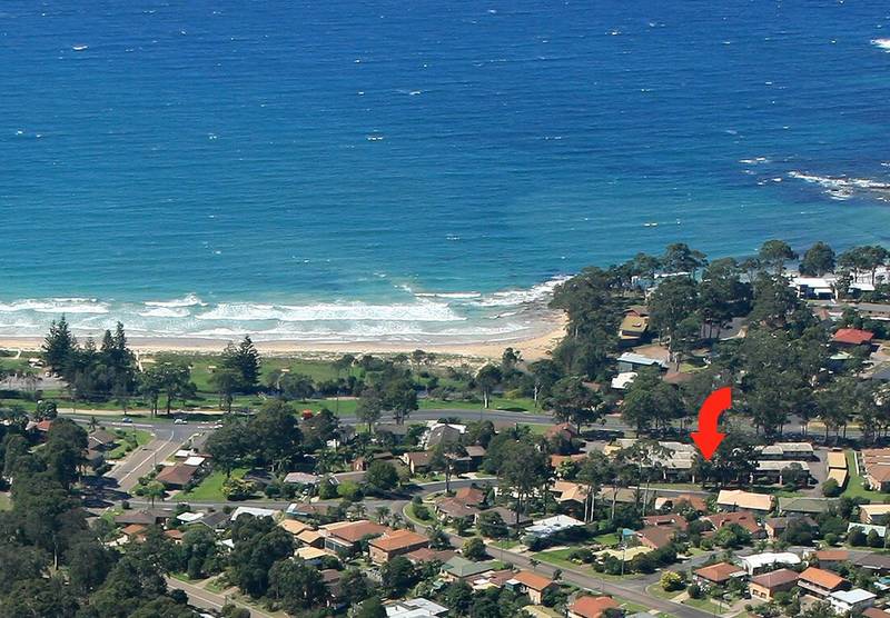 Walk to Beach & Shops Picture 3