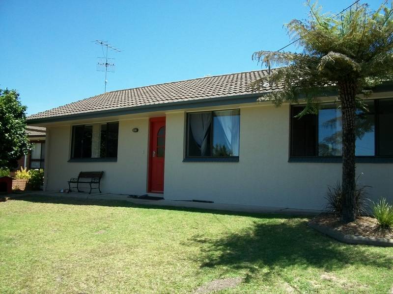 Neat and Tidy
Bedroom Home Picture 1