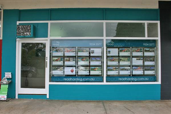 Retail Shop in the Heart of Lugarno Picture 1