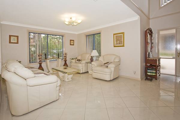 Modern Townhouse in Prime Position Picture 3